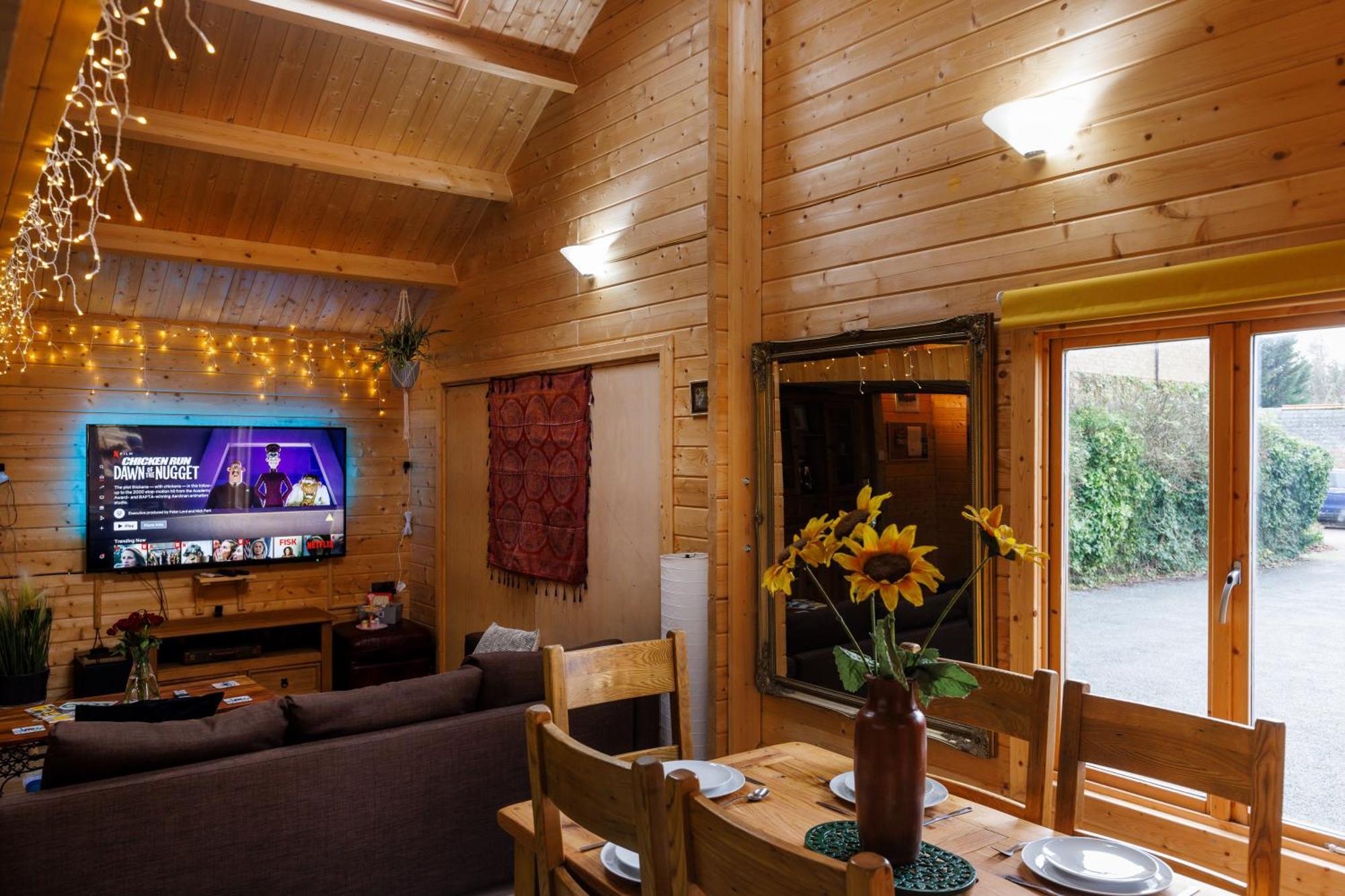 Spacious Cabin Evcharger And Free Parking Near Cambridge Екстер'єр фото