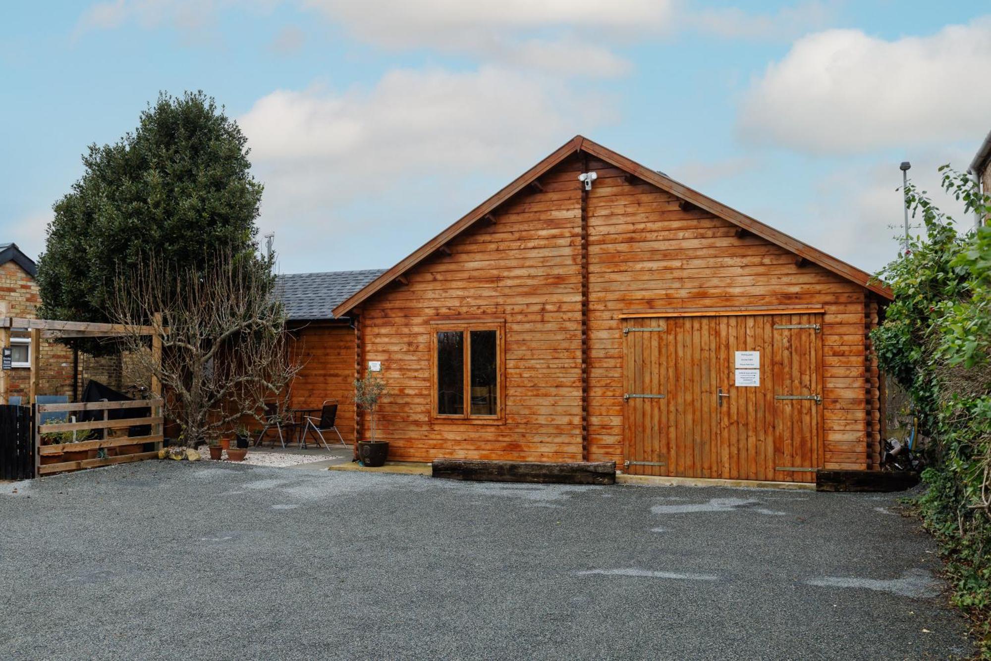 Spacious Cabin Evcharger And Free Parking Near Cambridge Екстер'єр фото