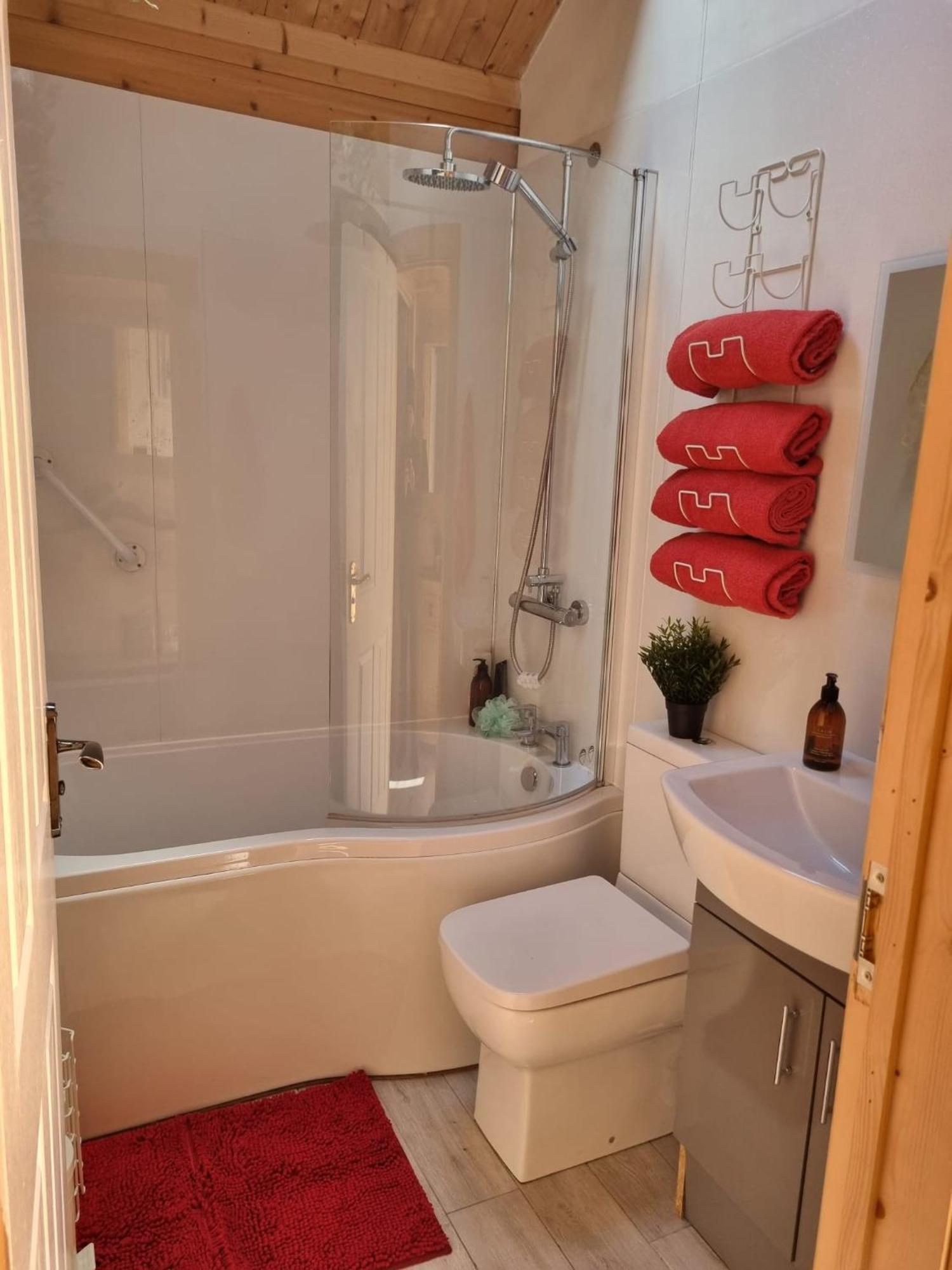 Spacious Cabin Evcharger And Free Parking Near Cambridge Екстер'єр фото